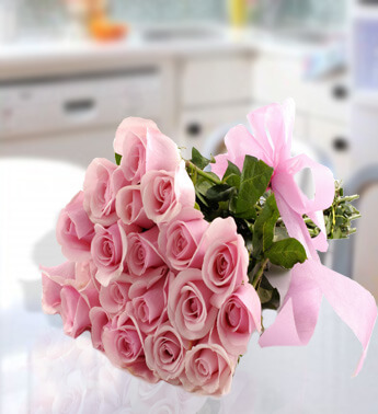 Bunch of 20 Pink roses in a nice wrapping with pink ribbon. Key Of My Heart